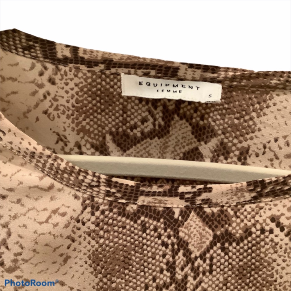 Equipment Riley Python Tee Size Small - image 2